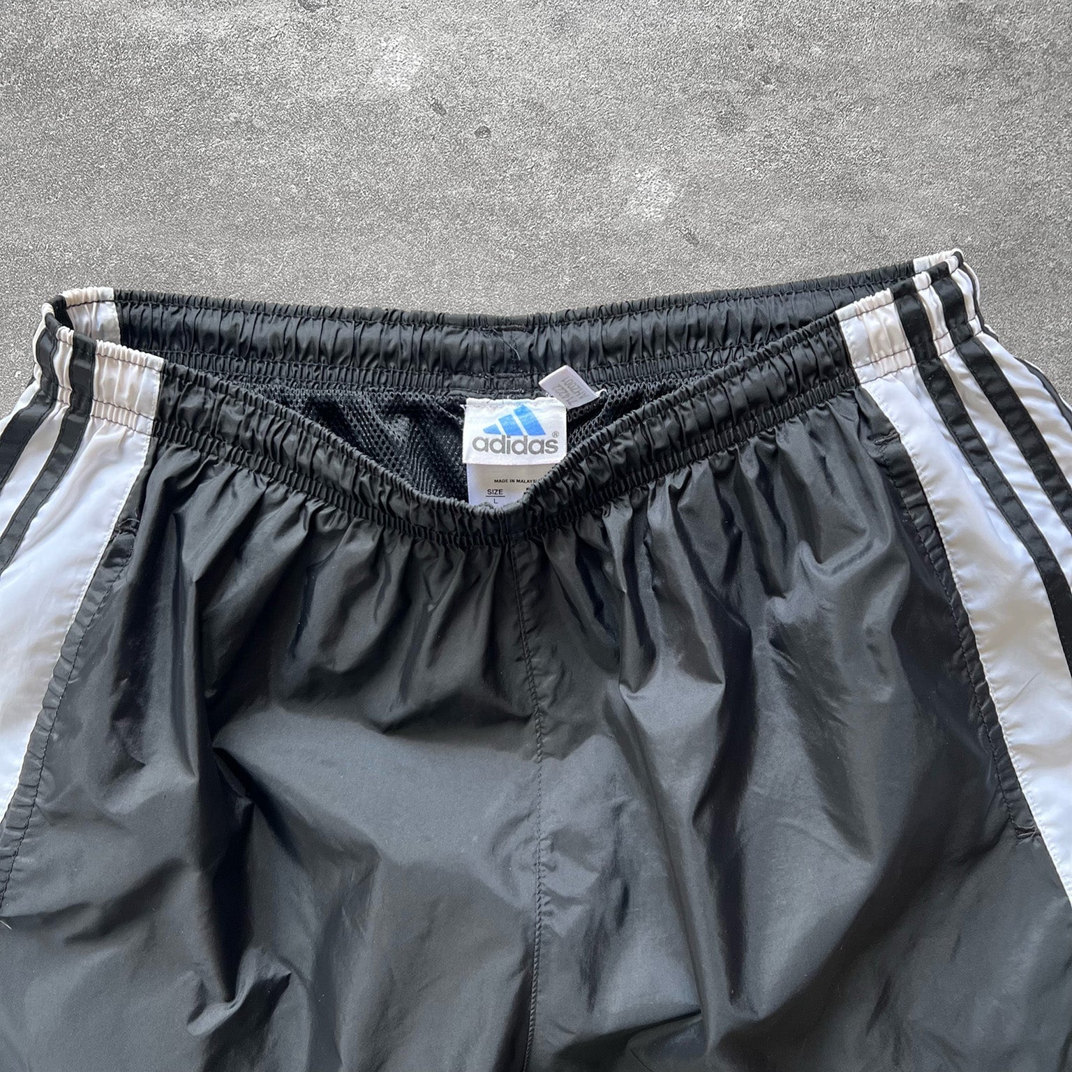 2000'S Adidas Poly/Nylon Shaka Shaka Pants, Men's Size L Nylon gray type Vintage Second Hand