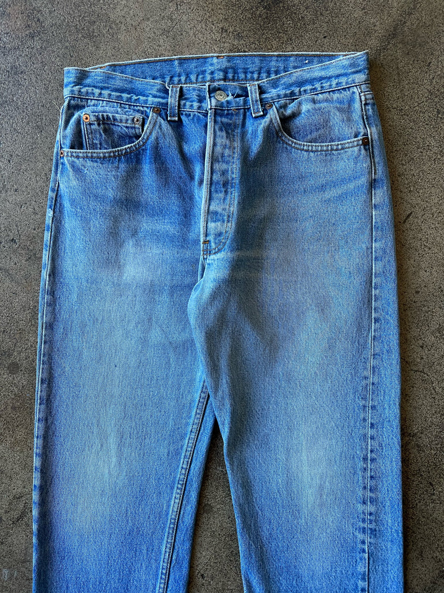 1990s Levi's 501 Light Wash Jeans 31