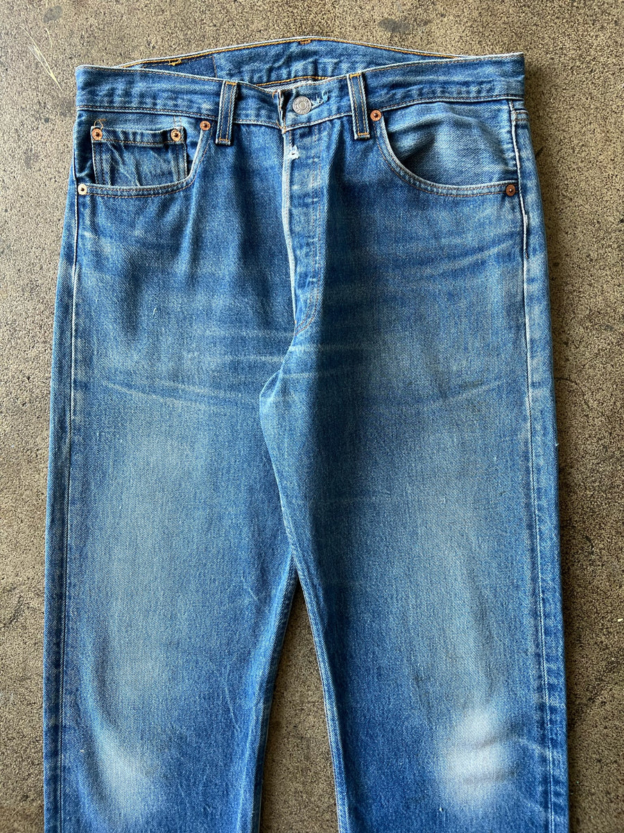 1990s Levi's 501 Faded Blue Jeans 32