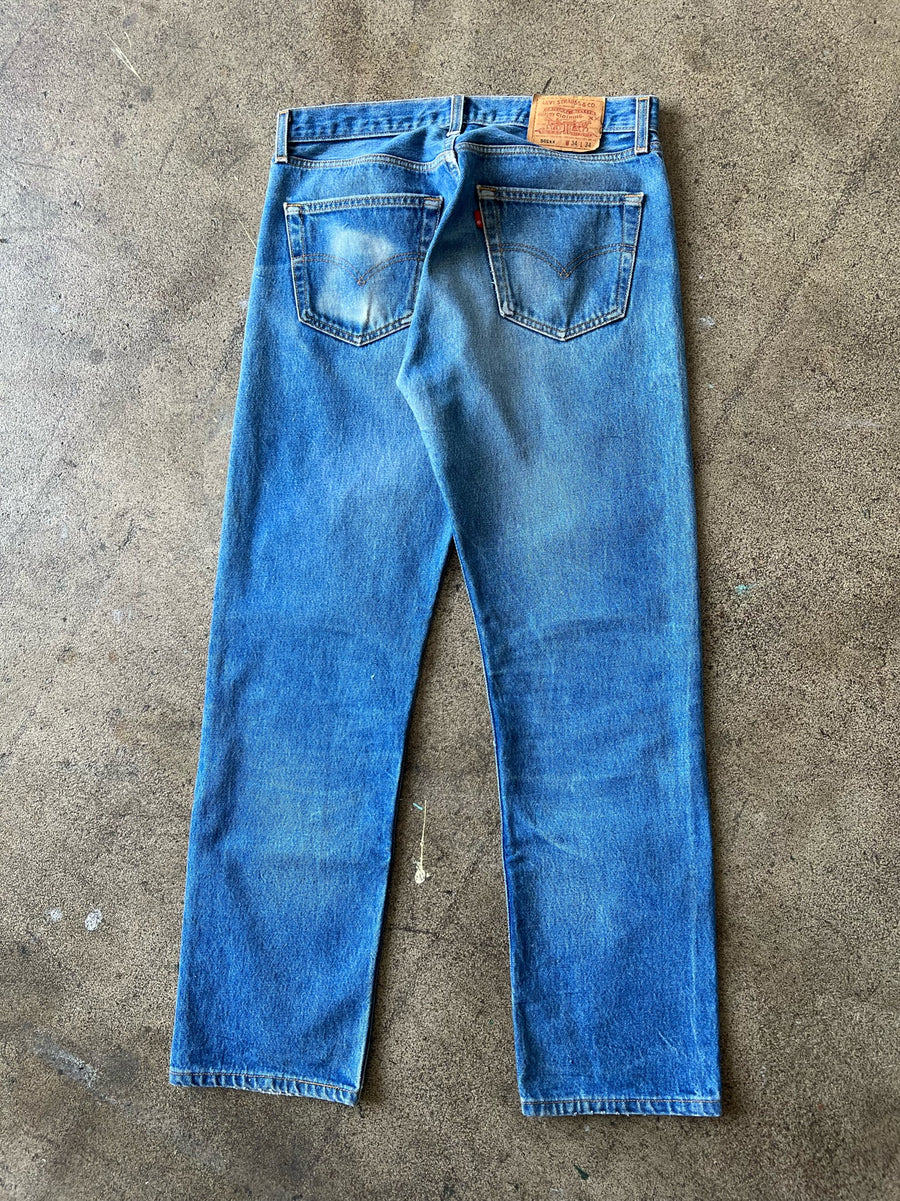 1990s Levi's 501 Faded Blue Jeans 32