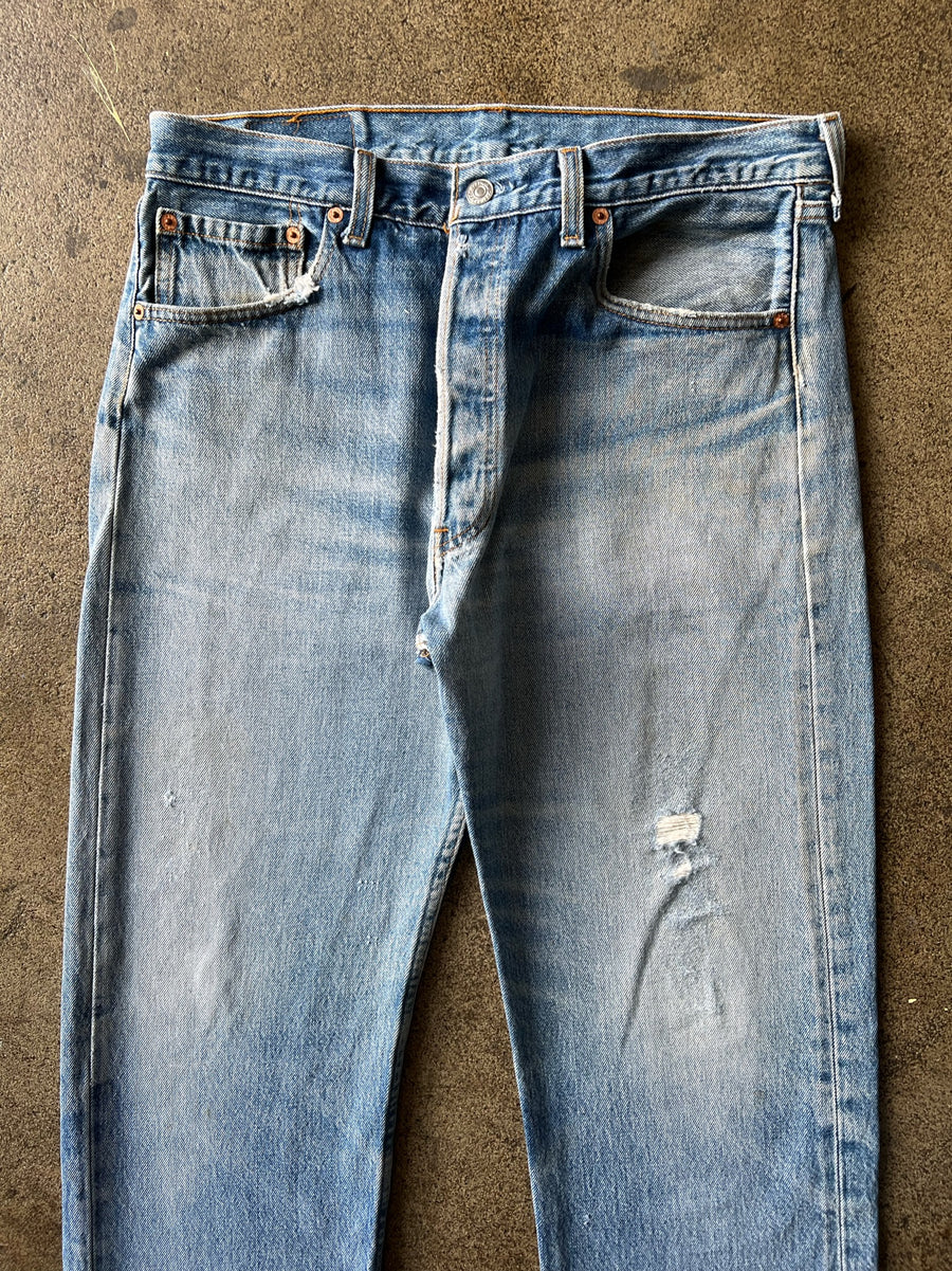 1990s Levi's 501xx Light Wash Jeans 34