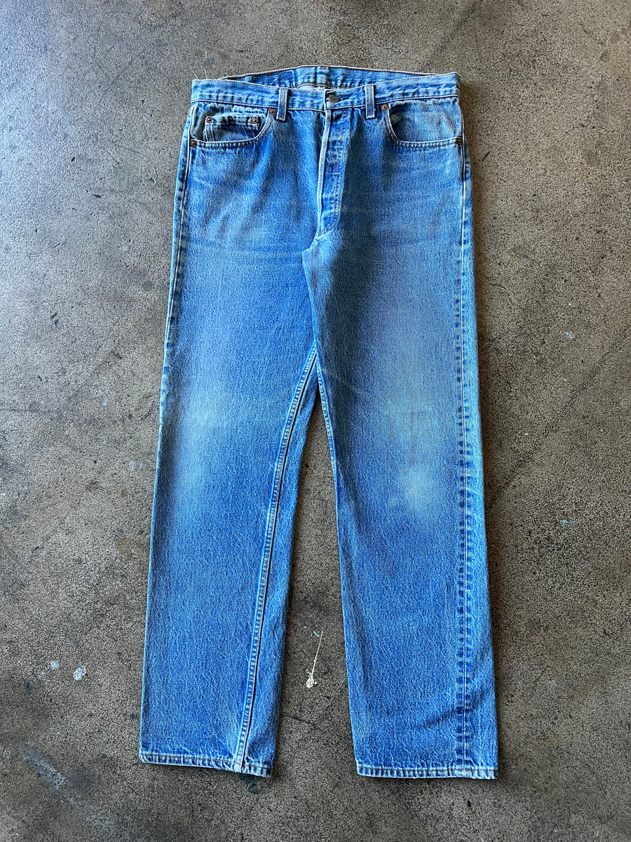 1980s Levi's 501 Faded Blue Jeans 34