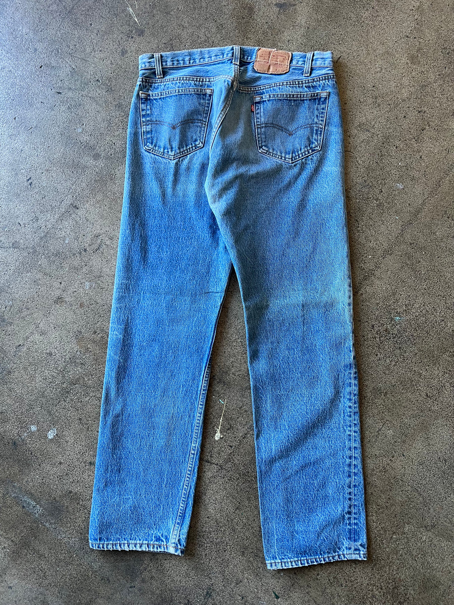 1980s Levi's 501 Faded Blue Jeans 34