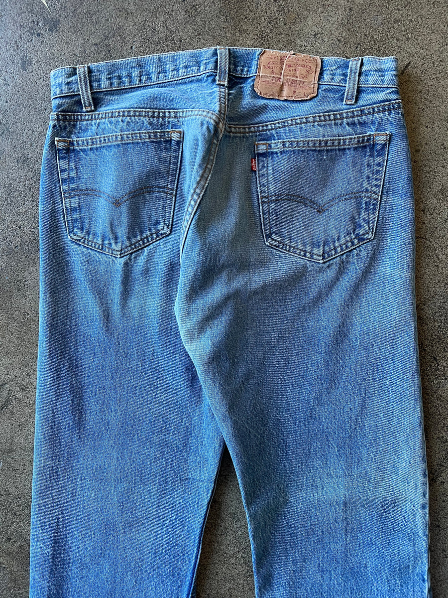 1980s Levi's 501 Faded Blue Jeans 34