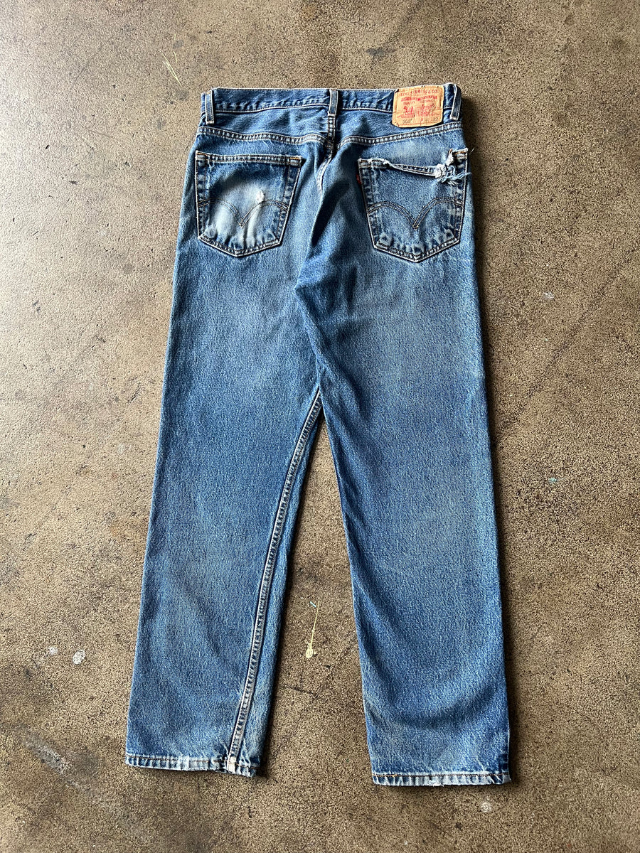 2000s Levi's 505 Dirty Wash Jeans 32