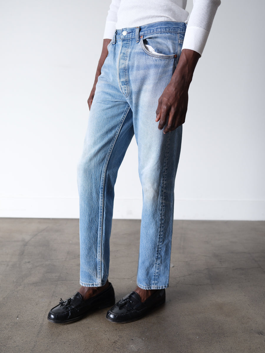 1990s Levi's 501 Faded Blue Jeans 32