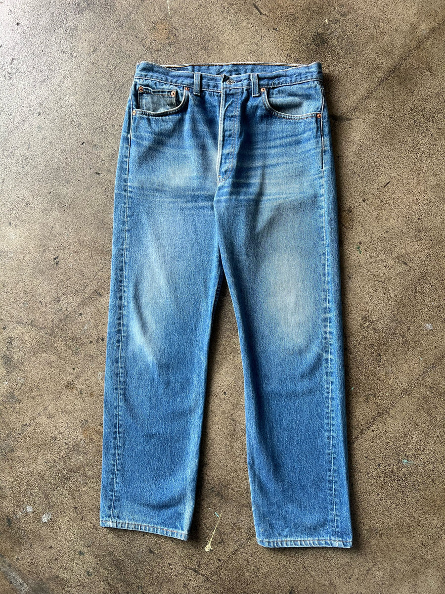 1990s Levi's 501xx Faded Blue Jeans 32