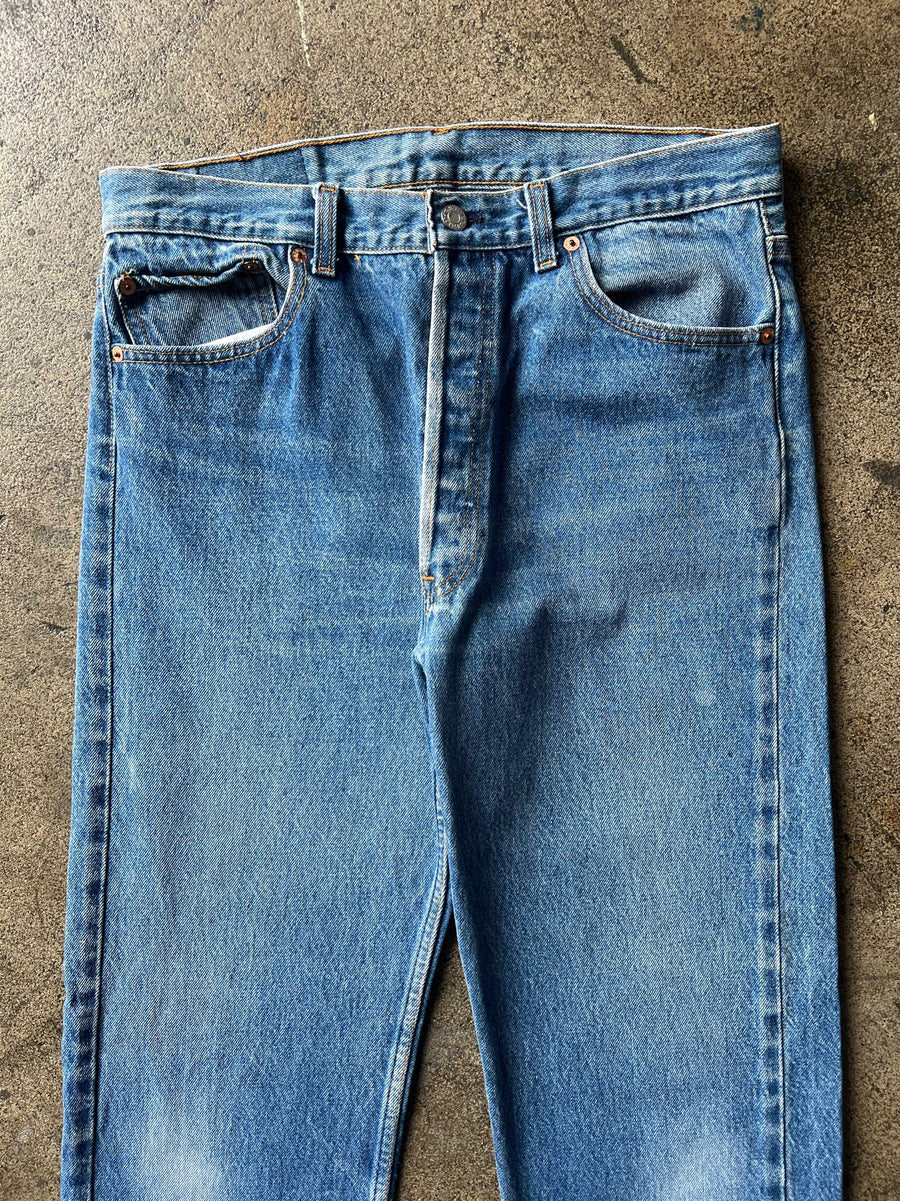 1990s Levi's 501 Faded Blue Jeans 32