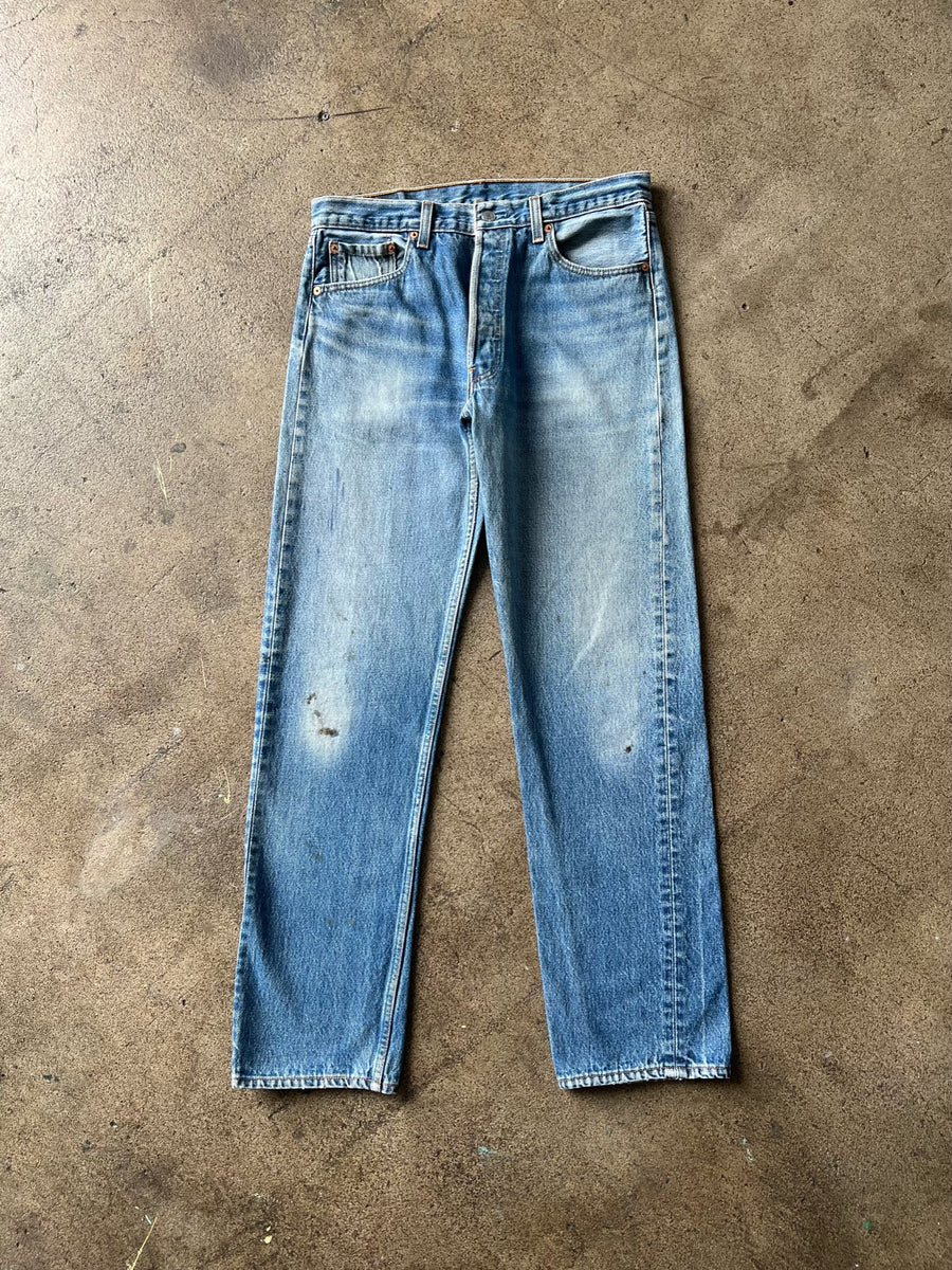 1990s Levi's 501xx Faded Blue Jeans 31