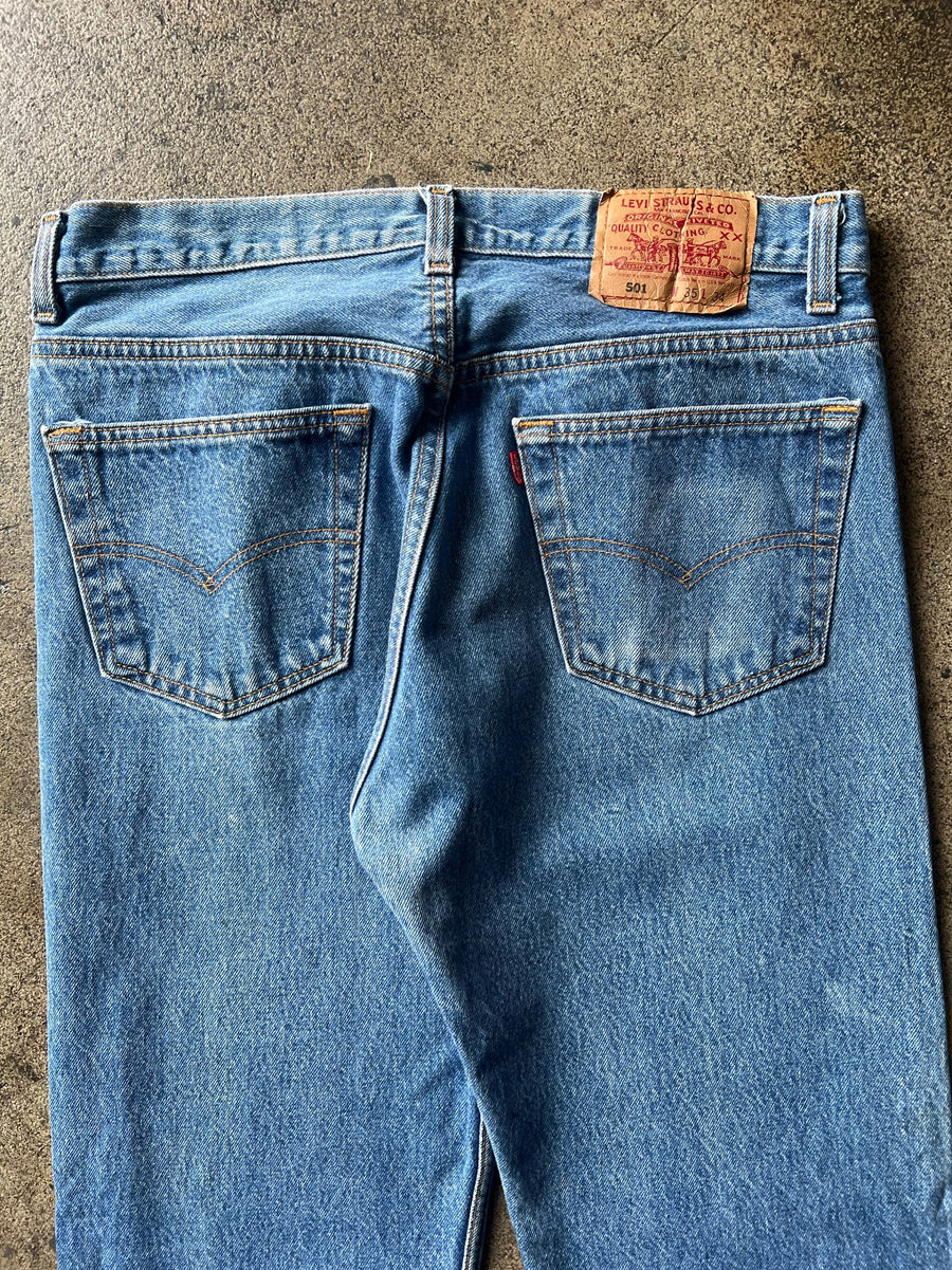 1990s Levi's 501 Faded Blue Jeans 32