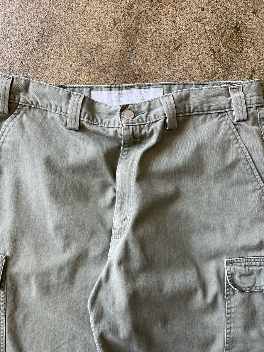 1990s Levi's Silvertab Cargo Shorts 35