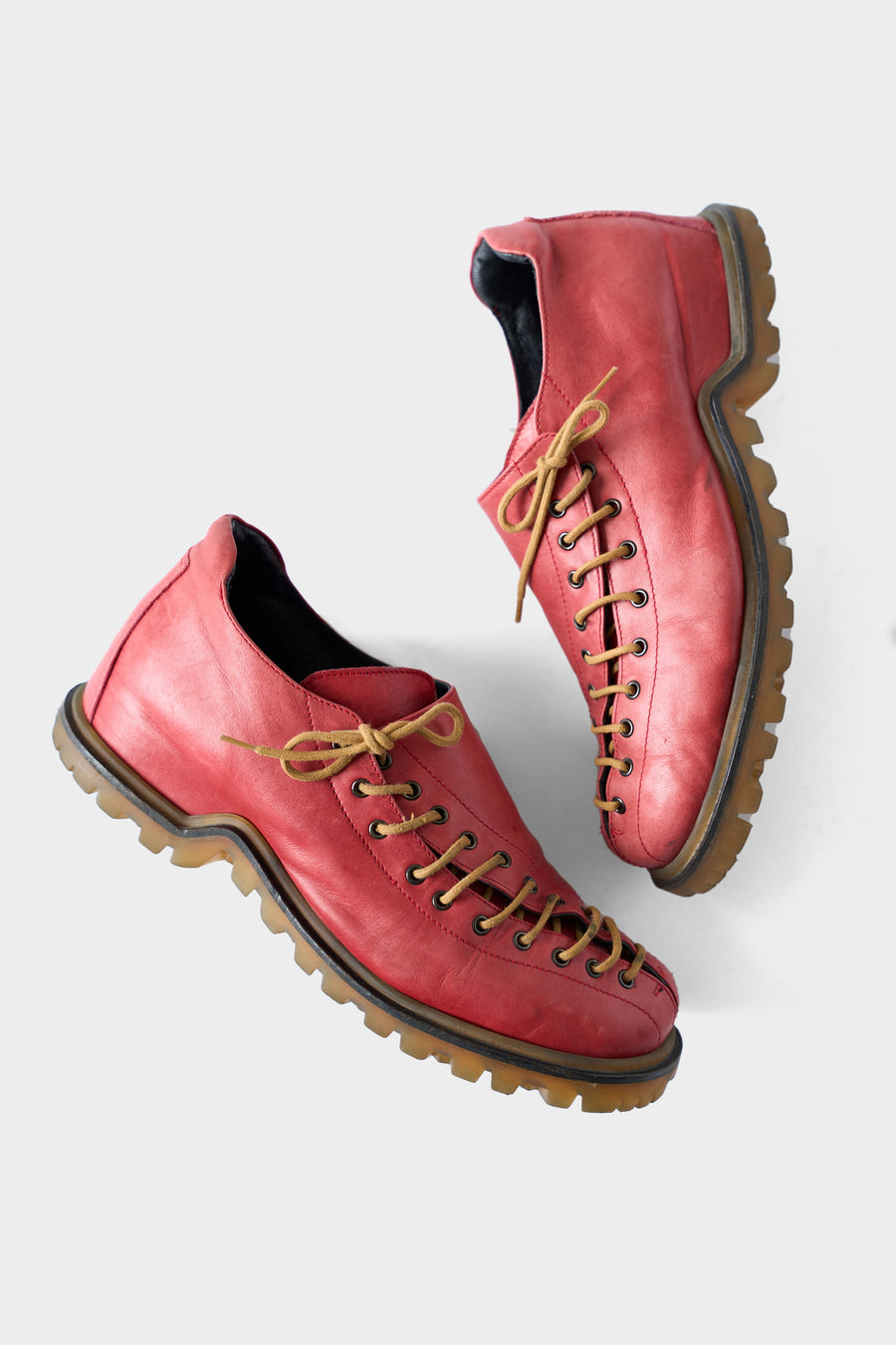 1990s Wind Diagonal Lace Faded Red Low Top Boots